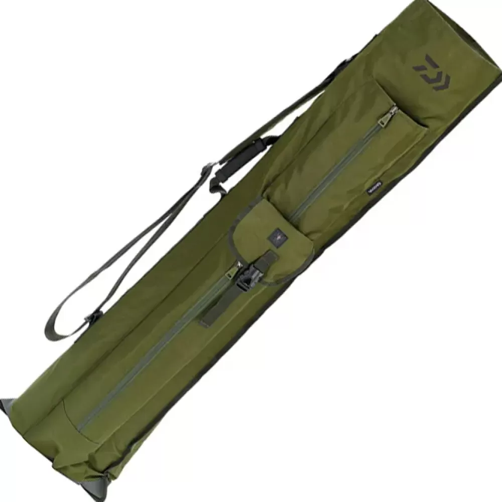 Daiwa Black Widow Quiver Fishing Holdall- Luggage