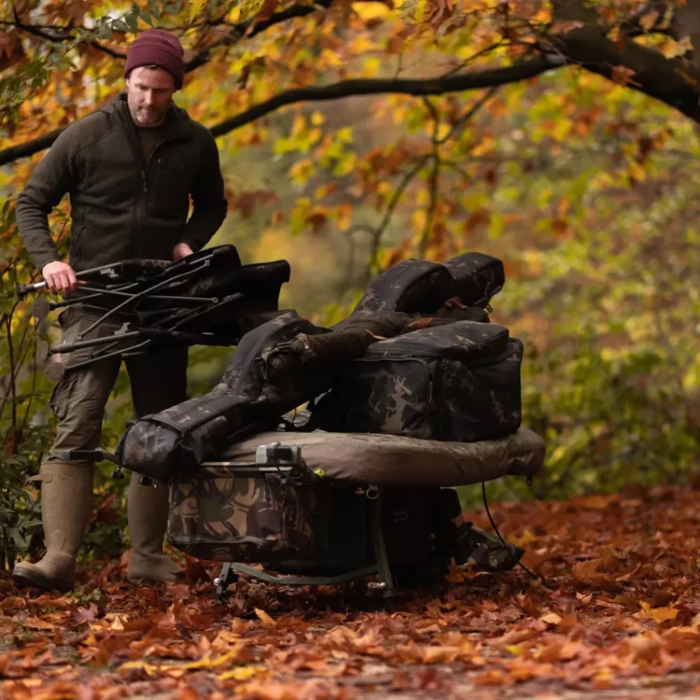 Korda Compac Dark Kamo Buzz Bar Bag Large- Luggage