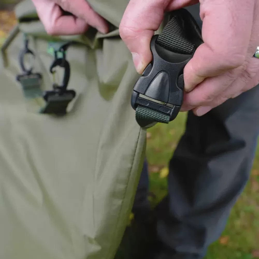 Korum Waterproof Fishing Net Sleeve